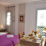 Ξενοδοχείο με διαμερίσματα Helen Χερσόνησος