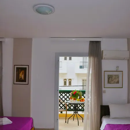 Helen 3* Hersonissos (Crete)