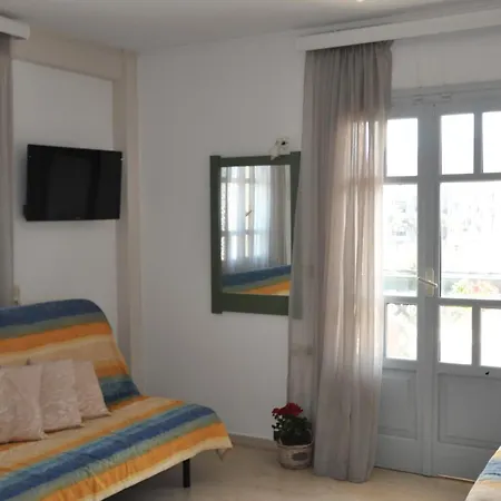 Helen Apartahotel