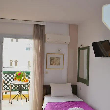 Helen Hotel apartamentowy 3*