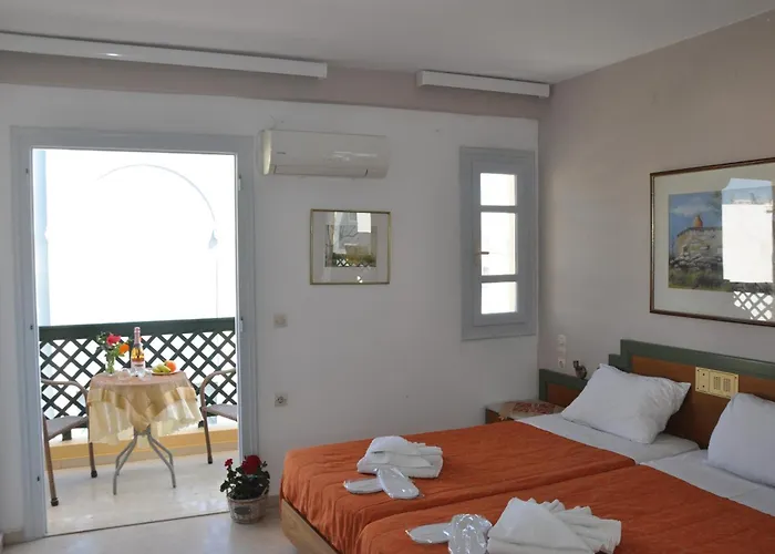 Helen Hersonissos (Crete)